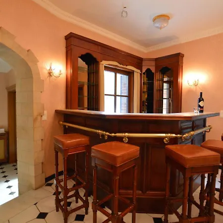 Villa Amougies Villa *