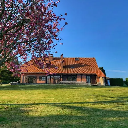 Villa Amougies Villa